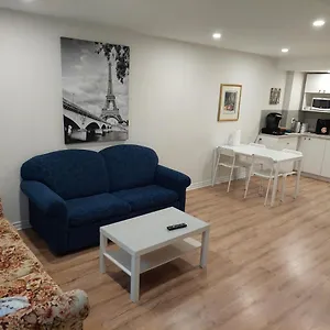 Apartment Spacious Basement One Bedroom Apartment, Wifi., Montreal